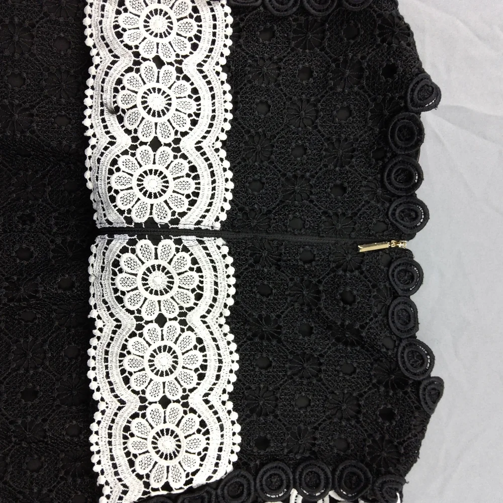 Kate Spade New York, Floral Dot Lace Shift Dress, Jewel Neck, Women's Size 6 B/W